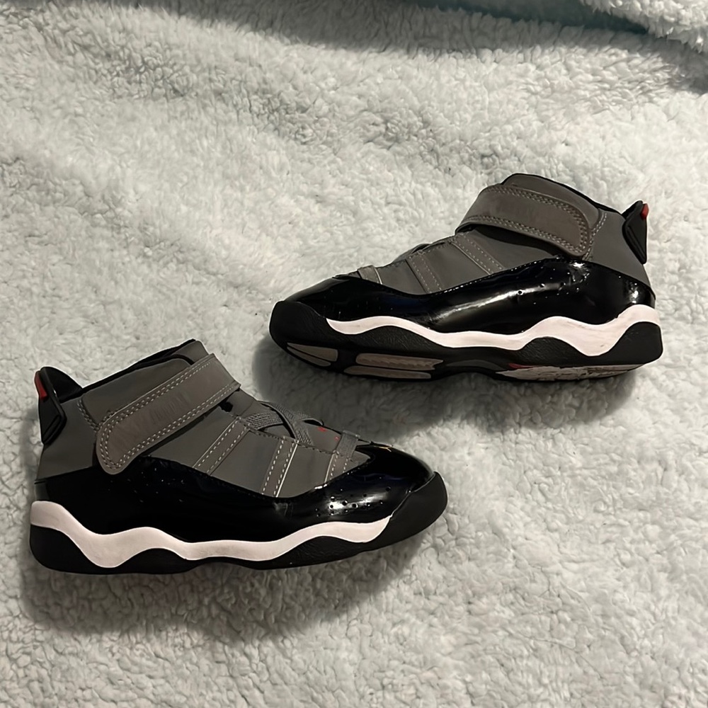 Nike Air Jordan Gray Black white kids 10c 6 rings